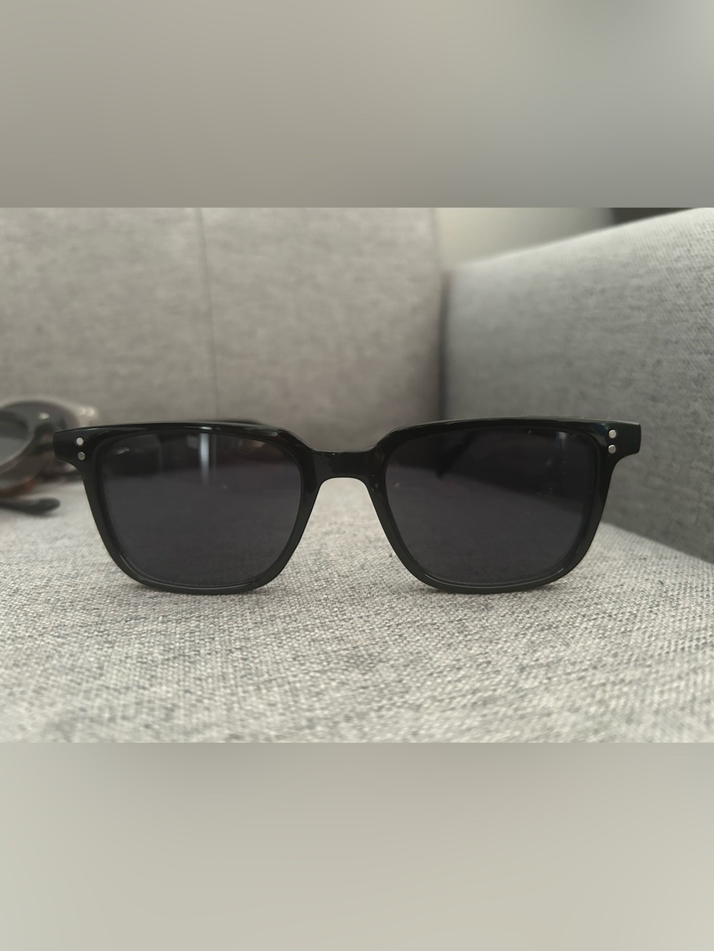 Black frame rectangular sunglasses UV400